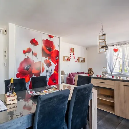 Au Coin De La Petite Chapelle Gitesdes2vallees Διαμέρισμα *